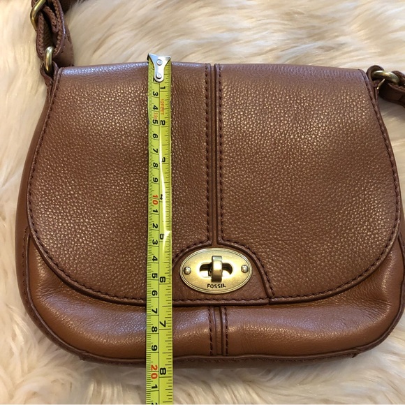 Fossil tan leather saddle flap crossbody purse - Picture 12 of 12